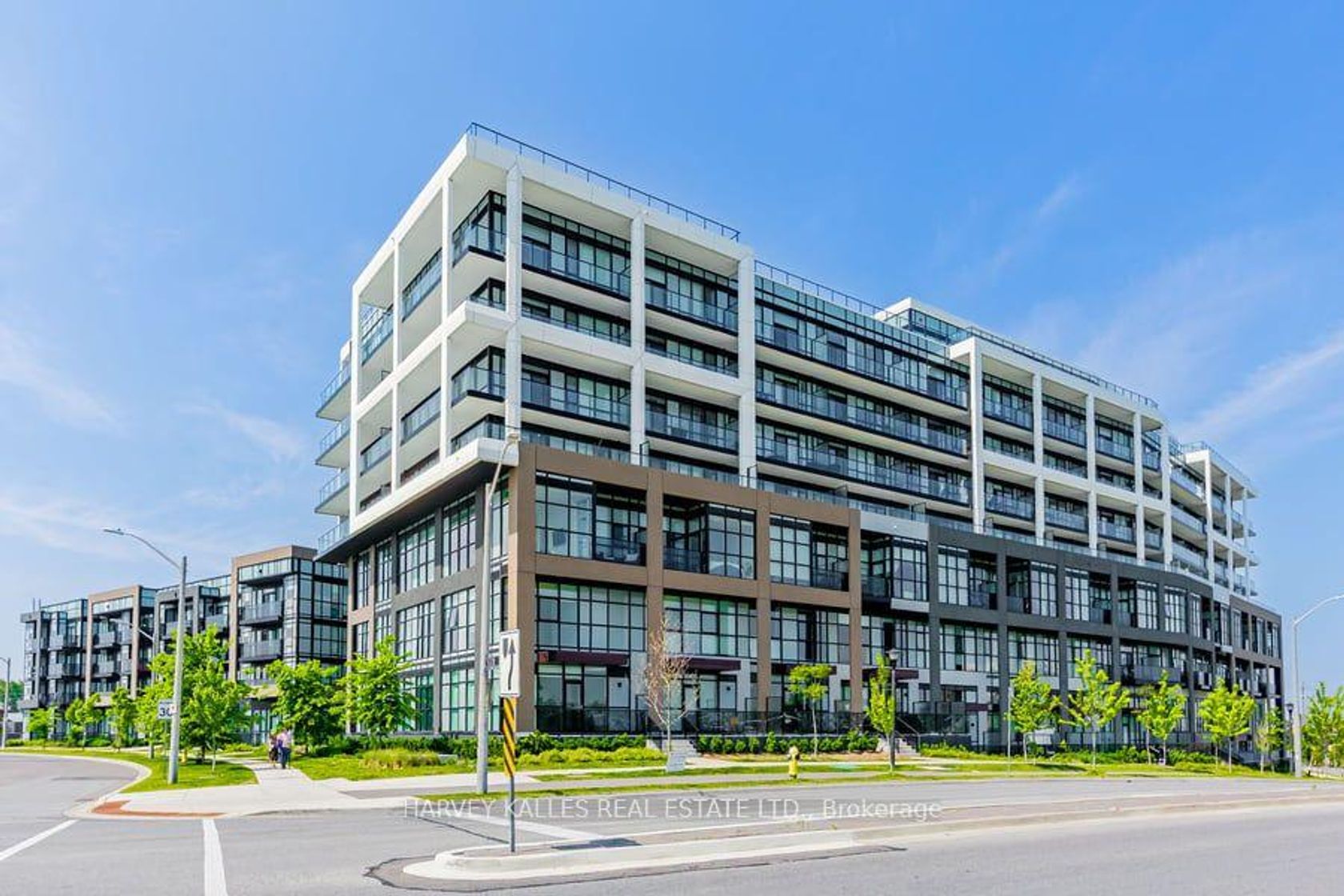 4 - 60 George Butchart Drive, CFB, Toronto 