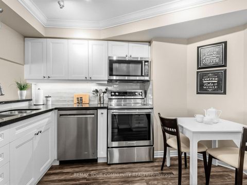 Photo 12 at 612 - 1 Clark Avenue, Yorkhill, Vaughan