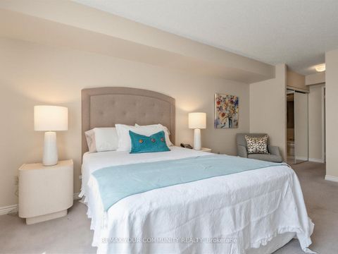 Photo 15 at 612 - 1 Clark Avenue, Yorkhill, Vaughan