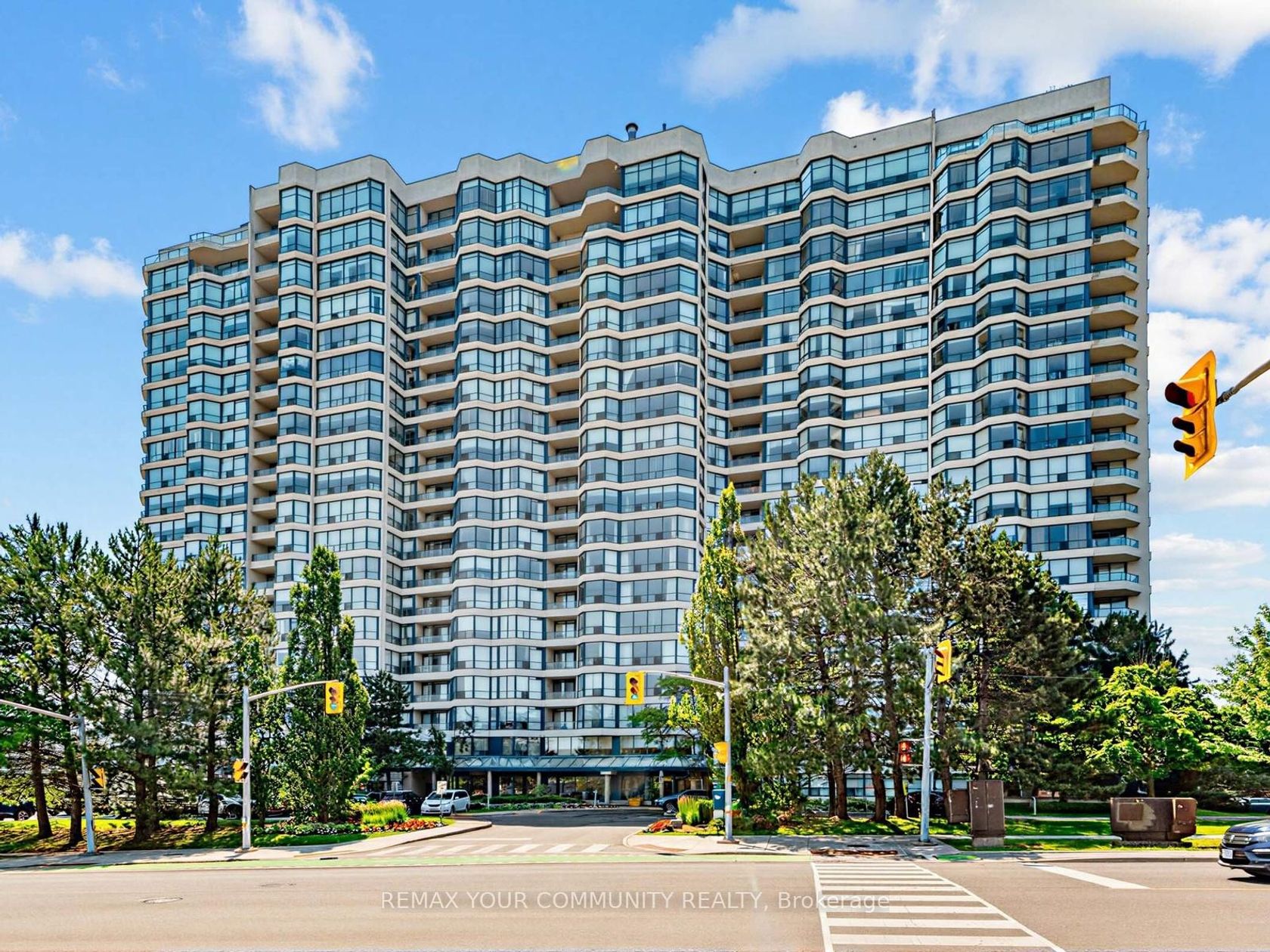 612 - 1 Clark Avenue, Yorkhill, Vaughan photo number 2