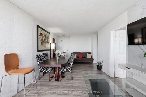 Photo 8 at 610 - 1250 Bridletowne Circle, L'Amoreaux, Toronto
