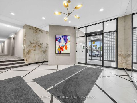 Photo 3 at 302 - 580 Christie Street, Wychwood, Toronto