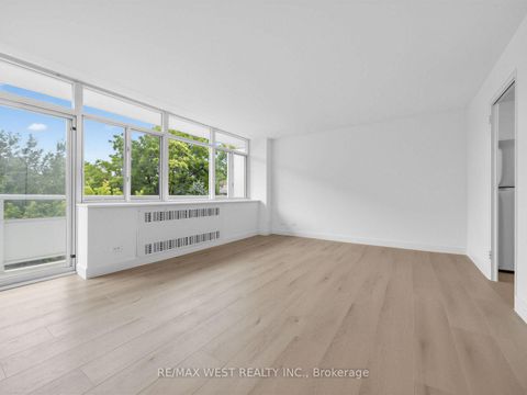 Photo 8 at 302 - 580 Christie Street, Wychwood, Toronto