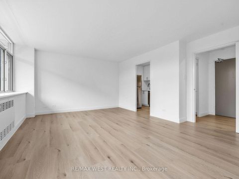 Photo 9 at 302 - 580 Christie Street, Wychwood, Toronto
