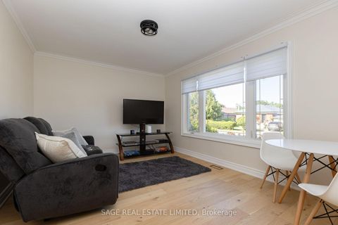 Photo 4 at 8 Lombardy Crescent, Kennedy Park, Toronto