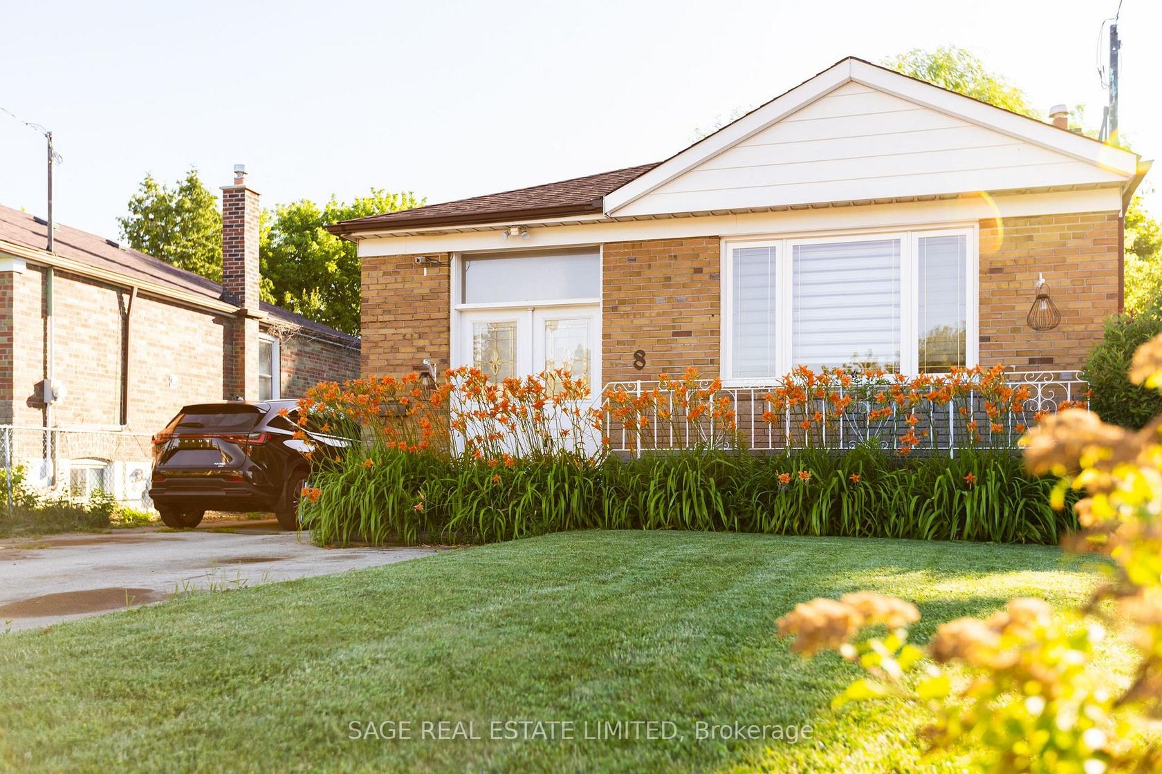 8 Lombardy Crescent, Kennedy Park, Toronto 