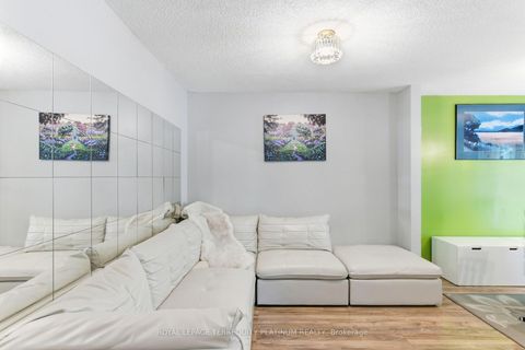 Photo 4 at 17 - 138 Homestead Road, West Hill, Toronto