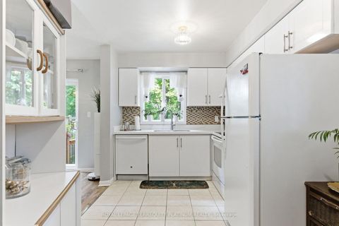 Photo 8 at 17 - 138 Homestead Road, West Hill, Toronto