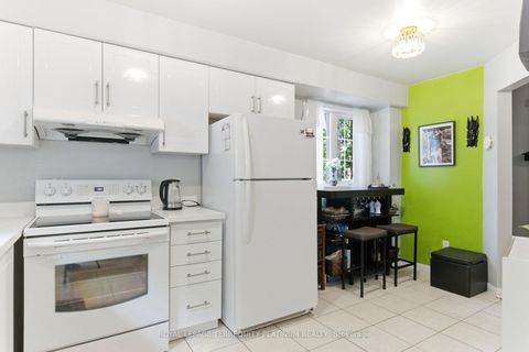Photo 9 at 17 - 138 Homestead Road, West Hill, Toronto
