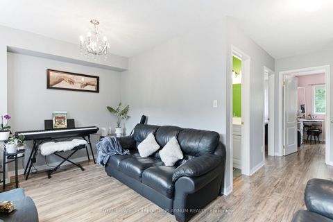 Photo 11 at 17 - 138 Homestead Road, West Hill, Toronto