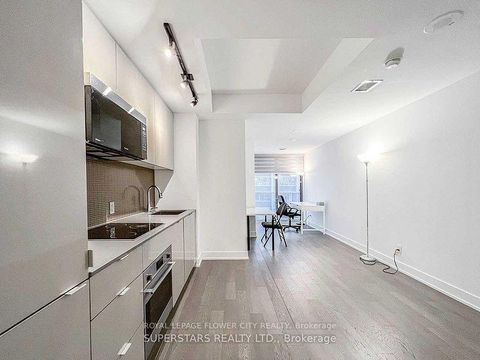 Photo 4 at 1602 - 7 Grenville Street, Bay Street Corridor, Toronto