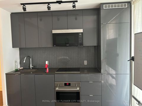 Photo 6 at 1602 - 7 Grenville Street, Bay Street Corridor, Toronto