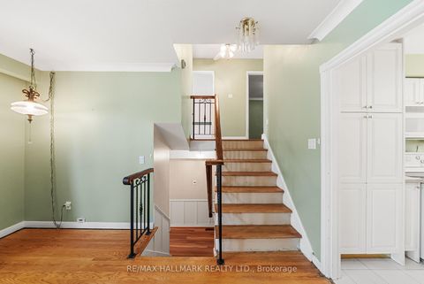 Photo 17 at 17 Greenyards Drive, Newtonbrook East, Toronto