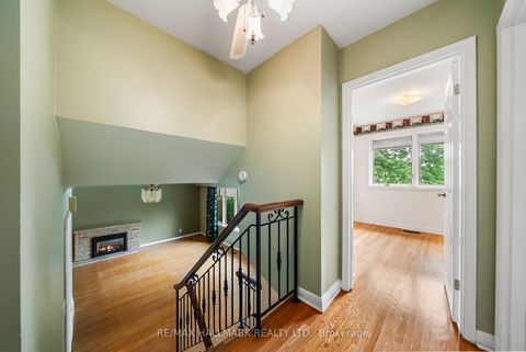 Photo 30 at 17 Greenyards Drive, Newtonbrook East, Toronto