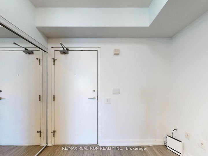 Photo 5 at Ph06 - 15 Singer Court, Bayview Village, Toronto