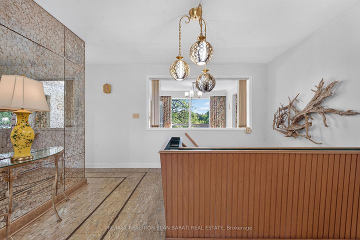 Photo 5 at 14 Heathview Avenue, Bayview Village, Toronto