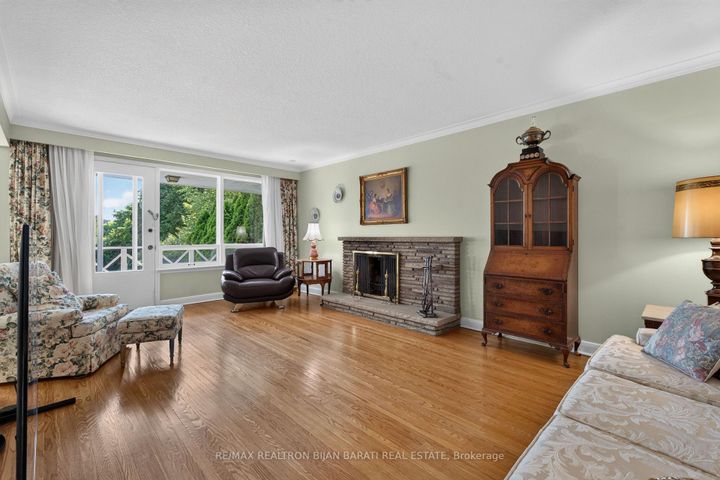 Photo 12 at 14 Heathview Avenue, Bayview Village, Toronto