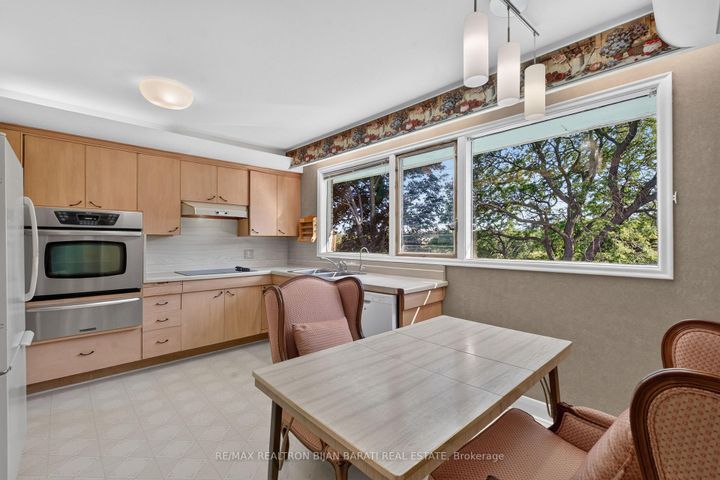 Photo 20 at 14 Heathview Avenue, Bayview Village, Toronto