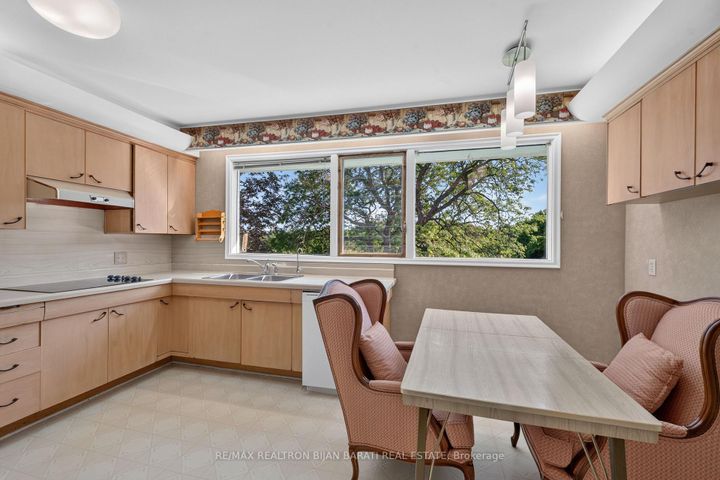 Photo 24 at 14 Heathview Avenue, Bayview Village, Toronto