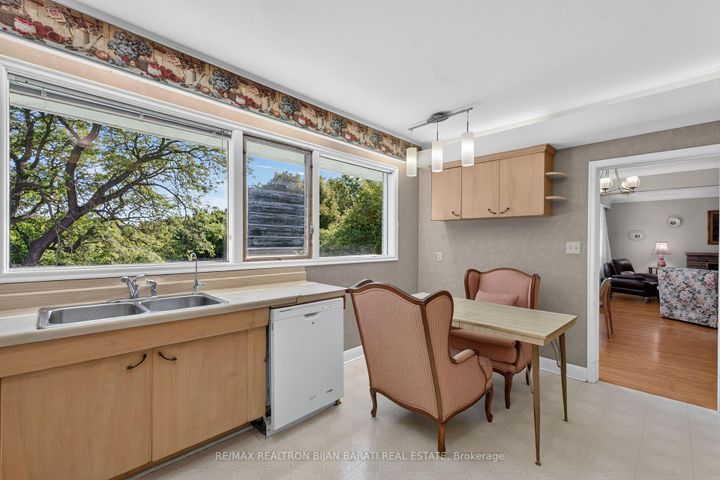 Photo 27 at 14 Heathview Avenue, Bayview Village, Toronto