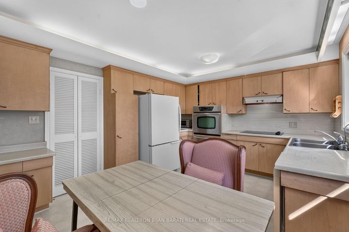 Photo 28 at 14 Heathview Avenue, Bayview Village, Toronto
