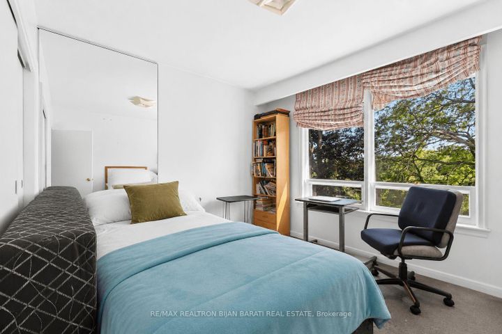 Photo 29 at 14 Heathview Avenue, Bayview Village, Toronto