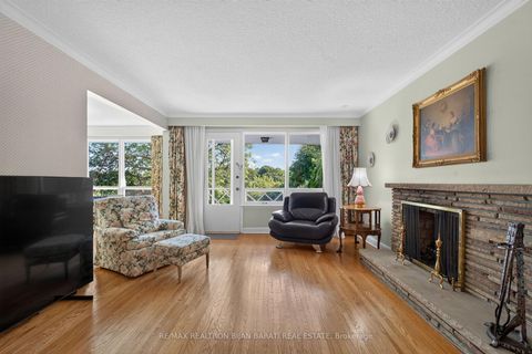 Photo 9 at 14 Heathview Avenue, Bayview Village, Toronto