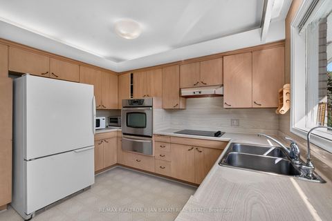 Photo 26 at 14 Heathview Avenue, Bayview Village, Toronto
