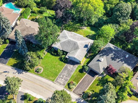 Photo 43 at 14 Heathview Avenue, Bayview Village, Toronto