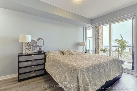 Photo 5 at 904 - 100 Eagle Rock Way W, Maple, Vaughan