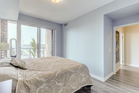 Photo 7 at 904 - 100 Eagle Rock Way W, Maple, Vaughan