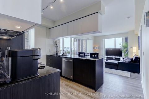 Photo 9 at 904 - 100 Eagle Rock Way W, Maple, Vaughan