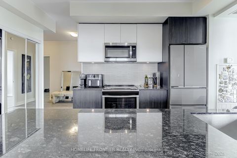 Photo 13 at 904 - 100 Eagle Rock Way W, Maple, Vaughan