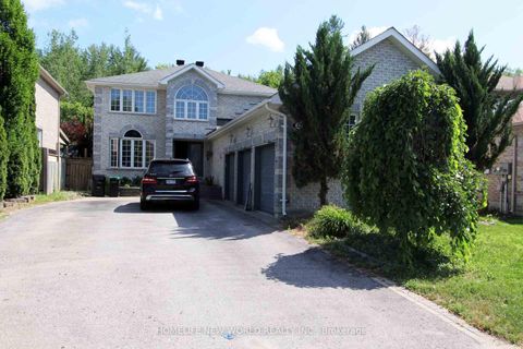 Photo 1 at 37 Grants Way, Ardagh, Barrie
