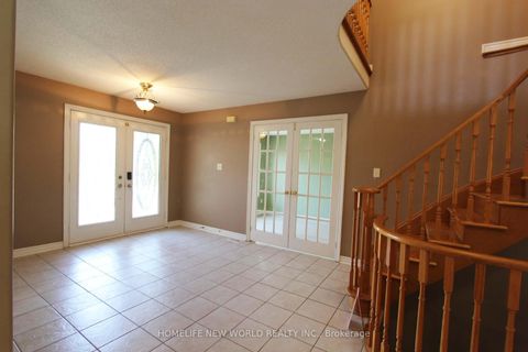 Photo 3 at 37 Grants Way, Ardagh, Barrie