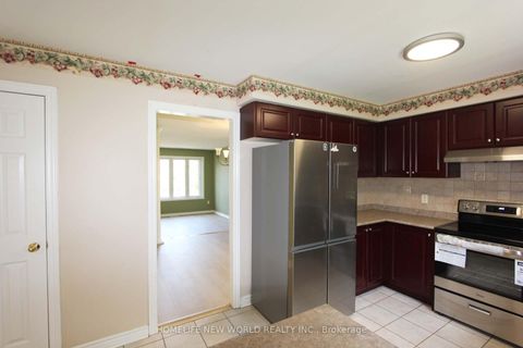 Photo 15 at 37 Grants Way, Ardagh, Barrie