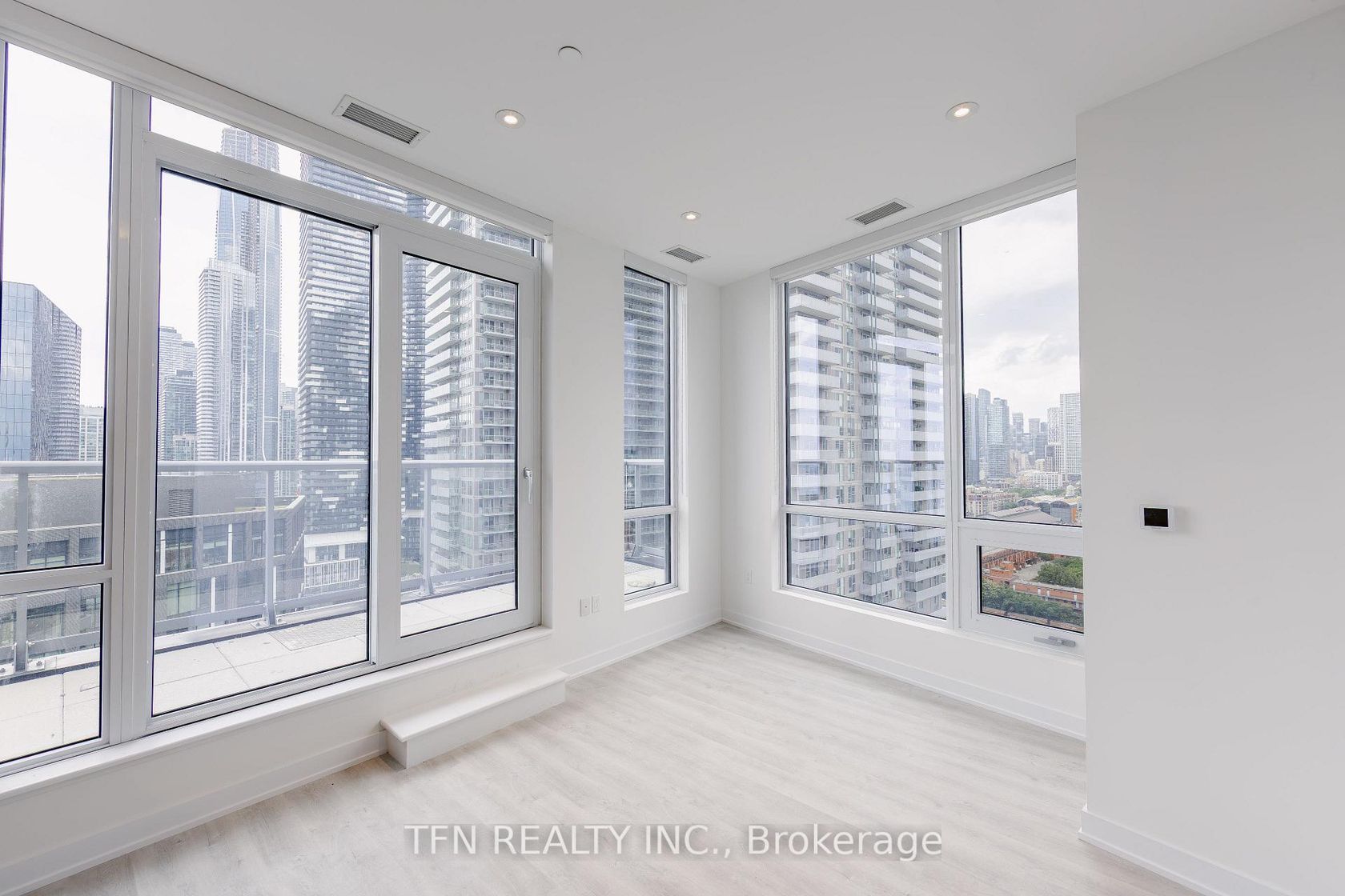 2116 - 15 Richardson Street, Waterfront Communities C8, Toronto 