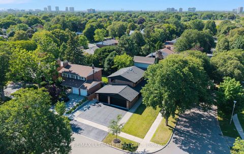 Photo 2 at 46 Wicklow Drive, Sullivan, Toronto