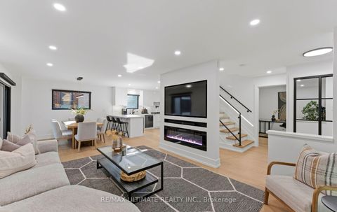 Photo 10 at 46 Wicklow Drive, Sullivan, Toronto