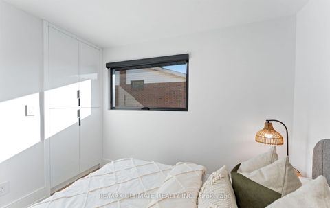 Photo 28 at 46 Wicklow Drive, Sullivan, Toronto