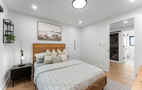 Photo 30 at 46 Wicklow Drive, Sullivan, Toronto