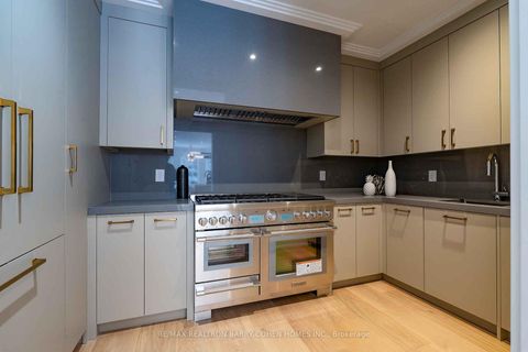 Photo 28 at 230 Dunvegan Road, Forest Hill South, Toronto