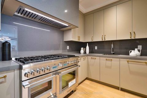 Photo 29 at 230 Dunvegan Road, Forest Hill South, Toronto