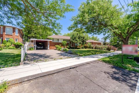 Photo 3 at 879 Scarborough Golf Club Road, Morningside, Toronto