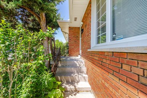 Photo 6 at 879 Scarborough Golf Club Road, Morningside, Toronto