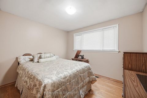 Photo 16 at 879 Scarborough Golf Club Road, Morningside, Toronto