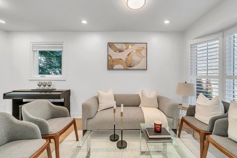 Photo 5 at 10 Park Lane Circle, South Richvale, Richmond Hill