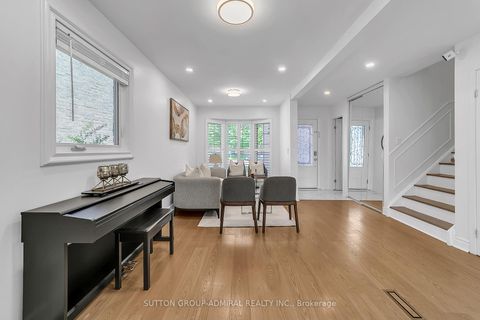 Photo 8 at 10 Park Lane Circle, South Richvale, Richmond Hill