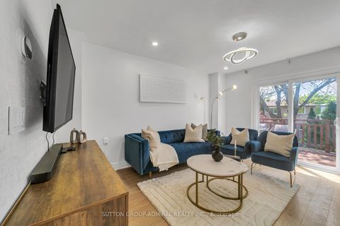 Photo 16 at 10 Park Lane Circle, South Richvale, Richmond Hill