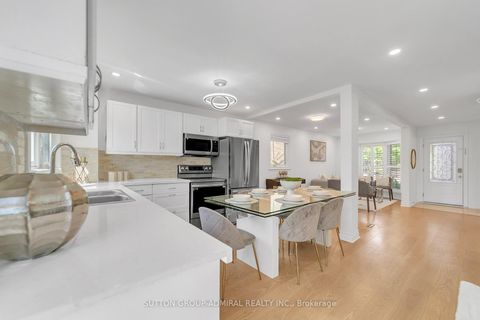 Photo 20 at 10 Park Lane Circle, South Richvale, Richmond Hill